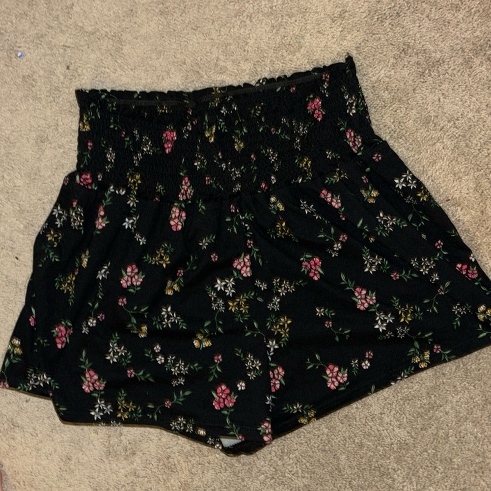 Black flowered shorts — sketchy and comfy — size L